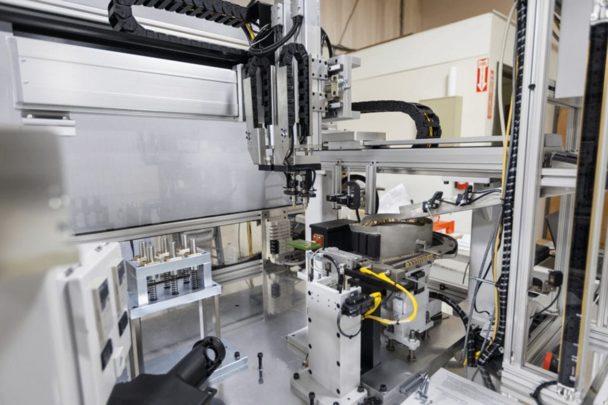 SCARA robots, Gantry and Cartesian, Co-Bots - AMS CNC machine shop